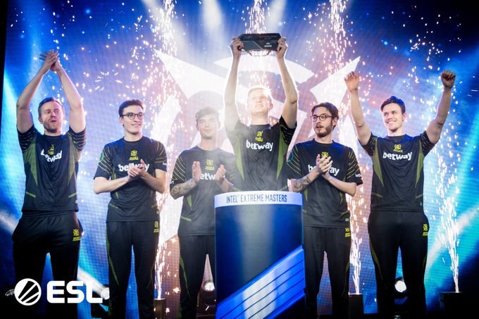 他迎来了自 他迎来了自